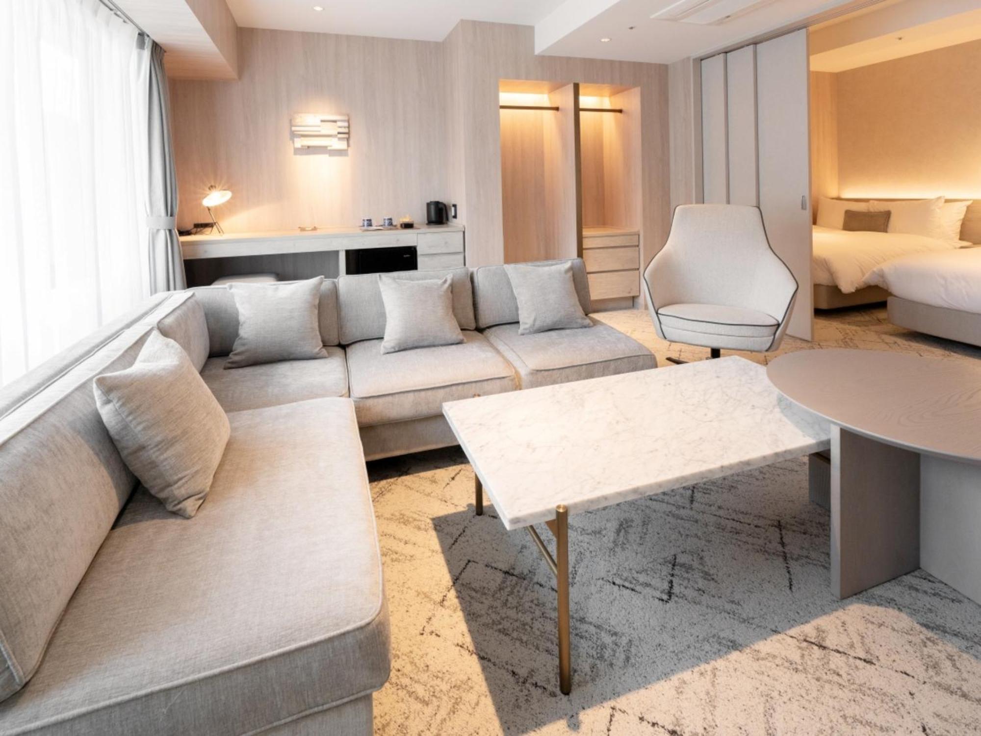 The Leben 4* 大阪